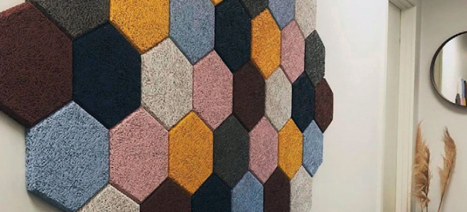 Äänieristys paneeli: Puu-sementti (laatat) Äänieristys paneeli: Puu-sementti (laatat)